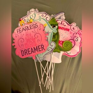 Disney princess birthday party supplies / decorations photo props. Kids - girls